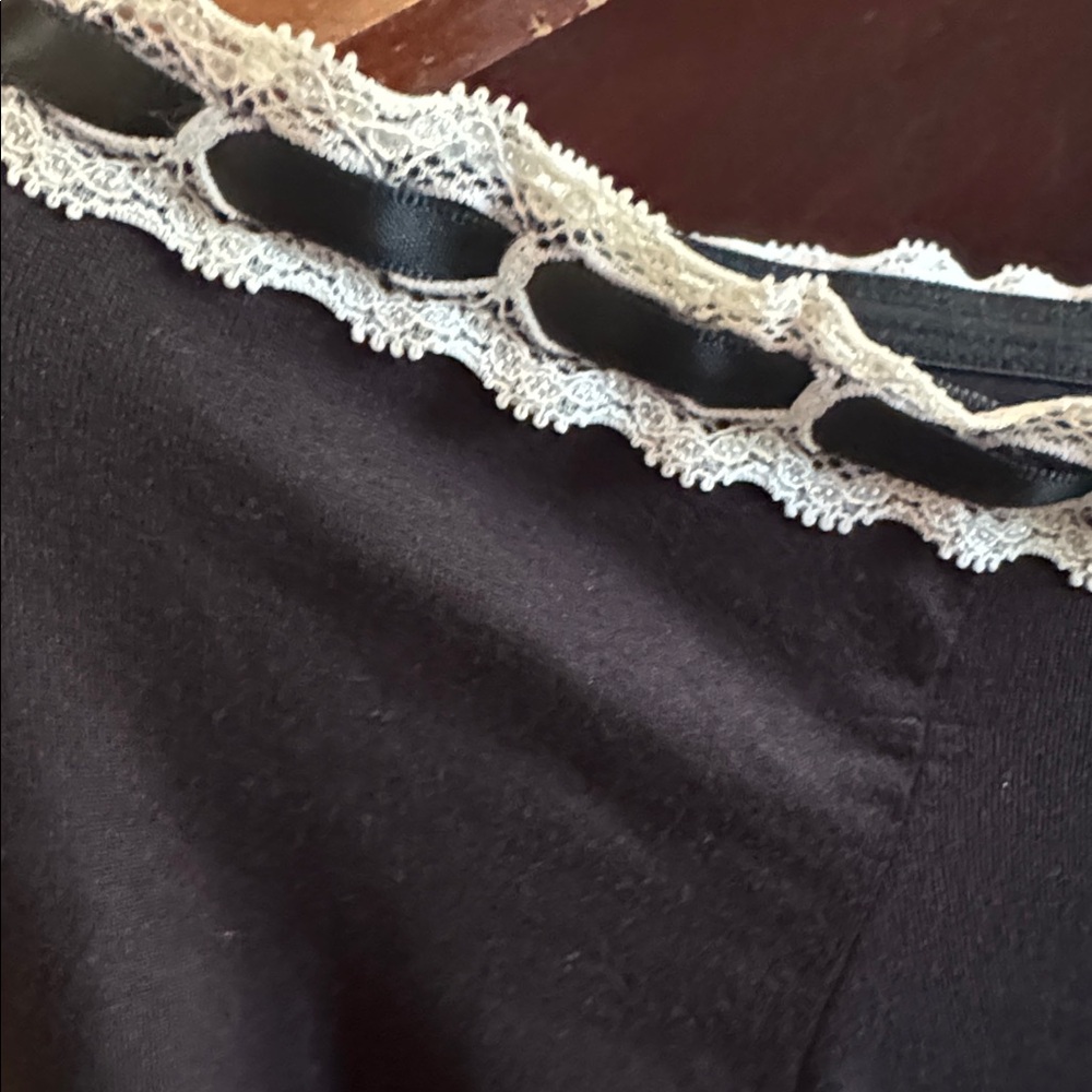 Just Polly Women’s Medium Black Long-Sleeve Off-Shoulder Top with Lace Trim NWT - Picture 3 of 5